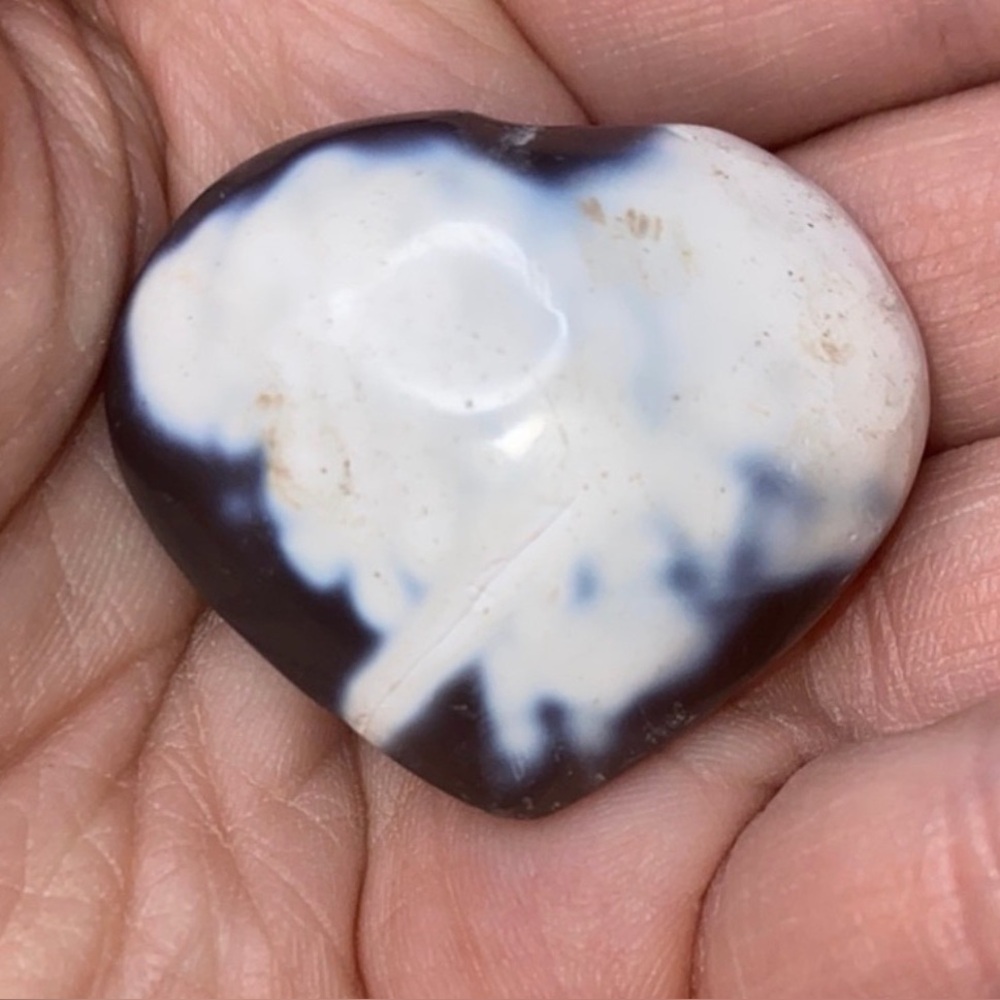 Orca Agate Flame & 2 hearts
Gray and White Agate Stone - Picture 5 of 9